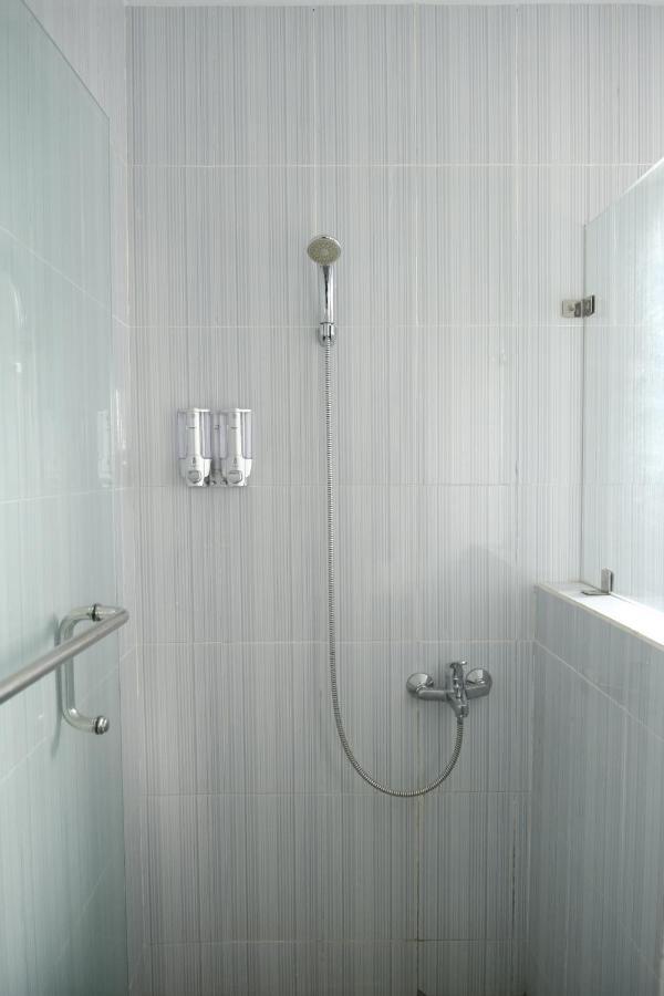 Joyful Hotel Tanjung Pandan Ngoại thất bức ảnh