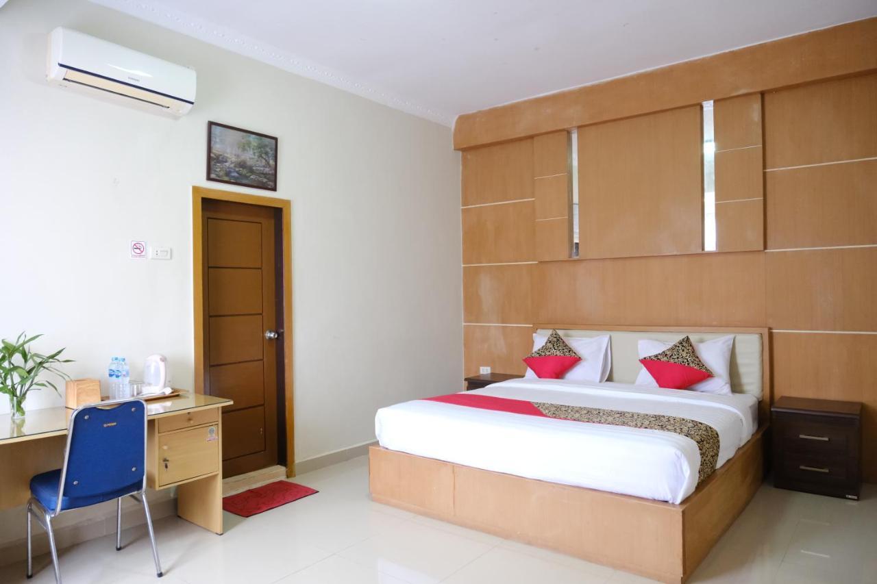 Joyful Hotel Tanjung Pandan Ngoại thất bức ảnh
