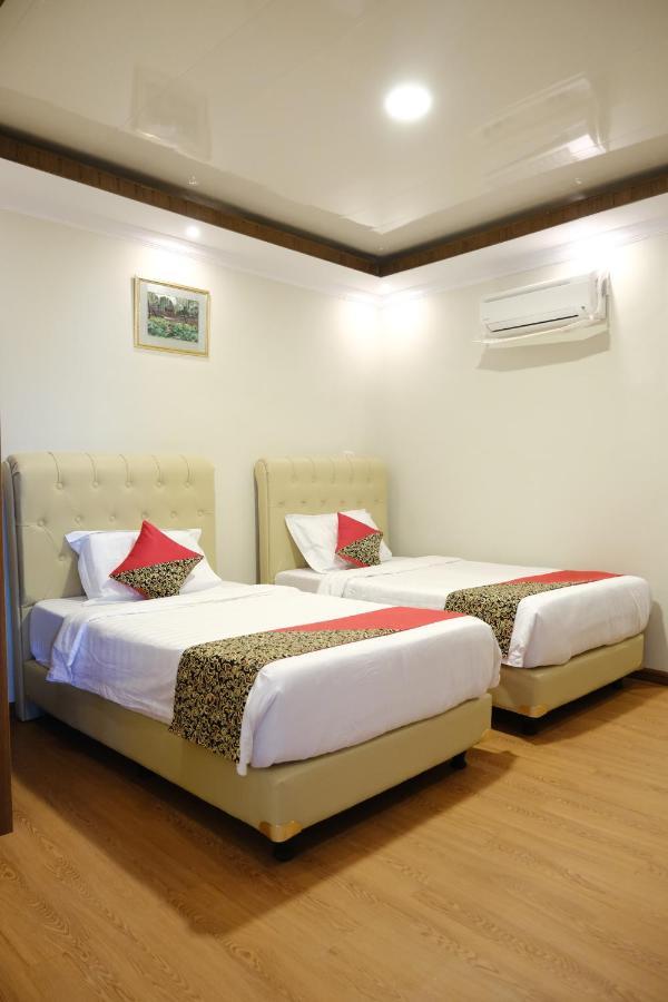 Joyful Hotel Tanjung Pandan Ngoại thất bức ảnh