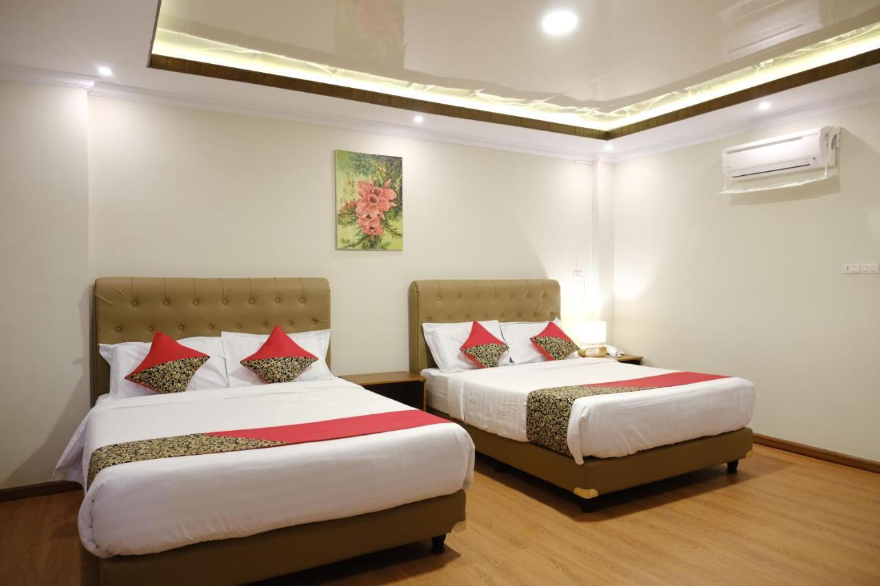 Joyful Hotel Tanjung Pandan Ngoại thất bức ảnh