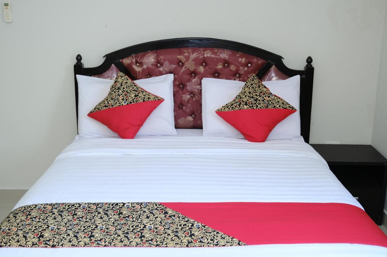 Joyful Hotel Tanjung Pandan Ngoại thất bức ảnh