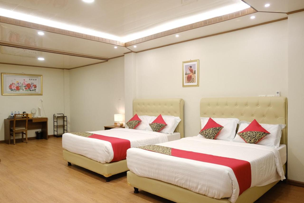 Joyful Hotel Tanjung Pandan Ngoại thất bức ảnh