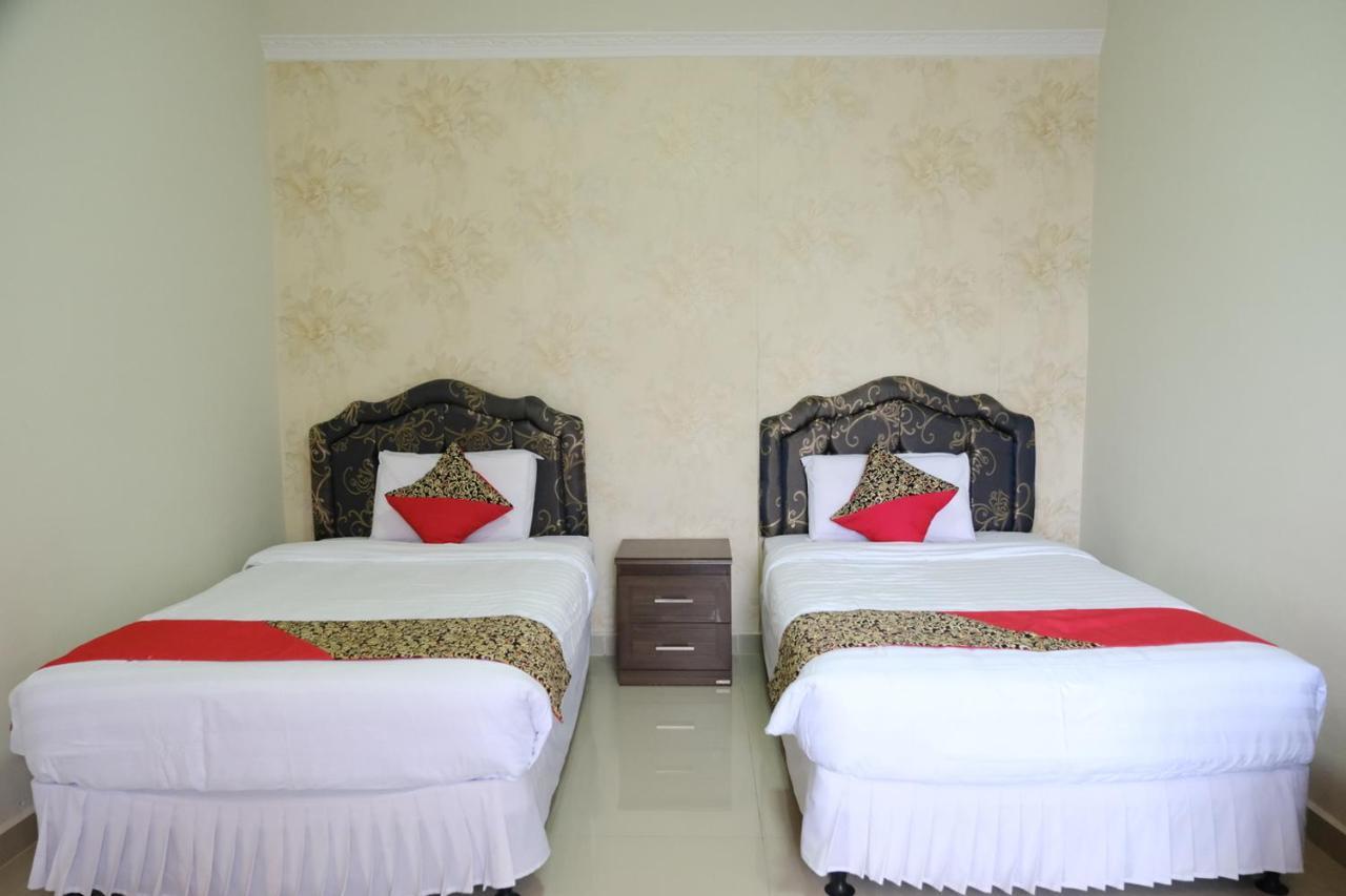 Joyful Hotel Tanjung Pandan Ngoại thất bức ảnh